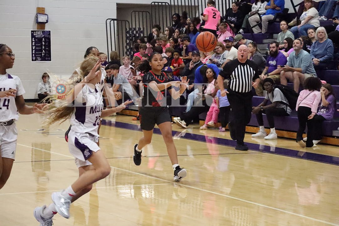 Lady Rebel Alayna Twitty passes the ball IMG_7212 copy