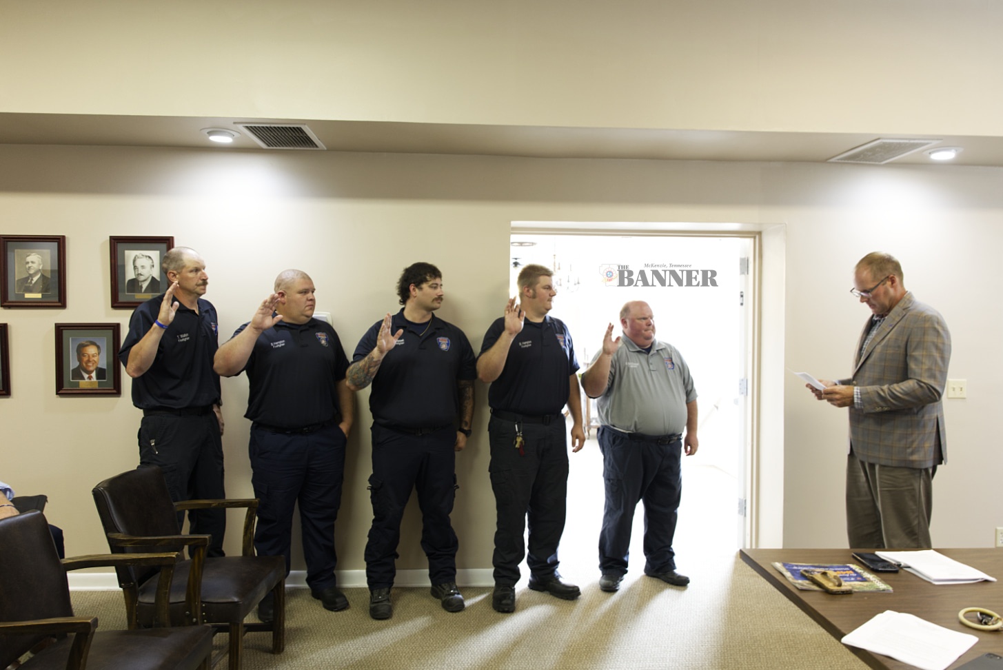 Mayor Edwards Swears in Huntingdon Firefighters