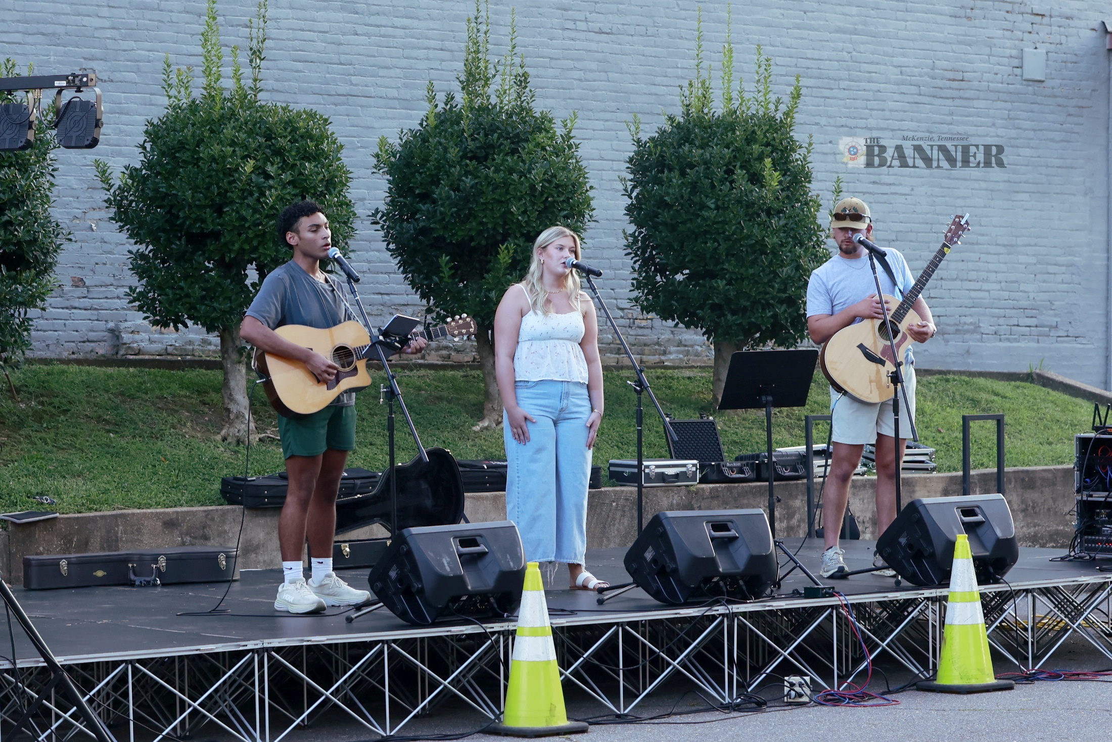 Nights on Broadway Goes Acoustic