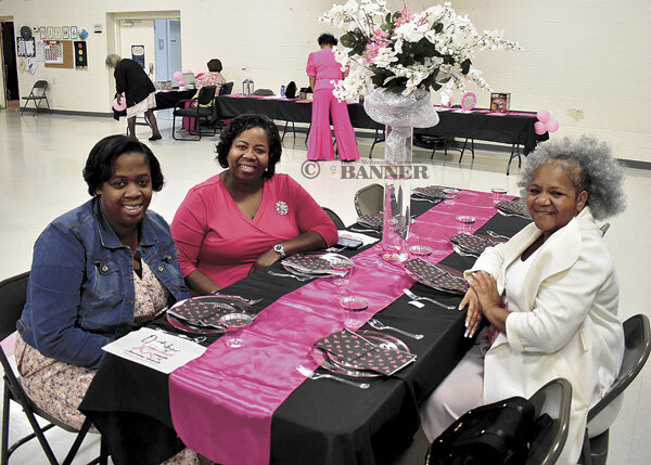 20241021-154044-4ee-web2-Webb-Pink-guests-DSC_0066.jpg