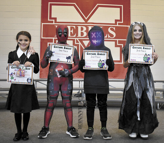 20241028-152019-aa1-web2-MES-Fall-Fest-Third-Grade-DSC_0145.jpg
