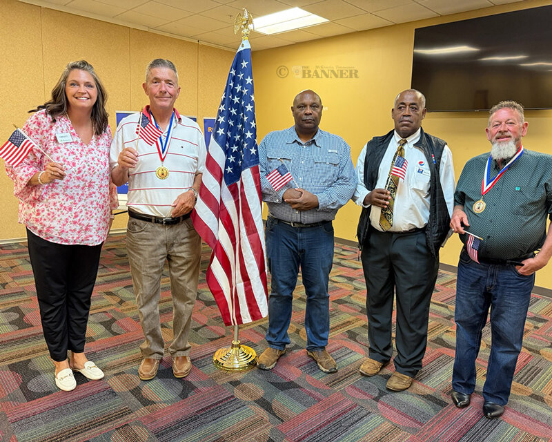 Rotary Honors Veterans