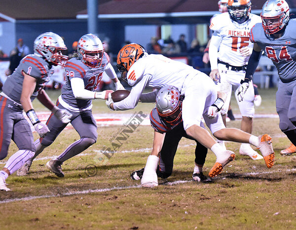 20241125-113308-d54-web2-RLatMHS-FB-LBrown-DSC_0042.jpg