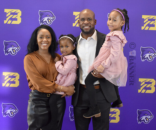 20250124-142358-36d-web2-BU-Springer-family-DSC_0015.jpg