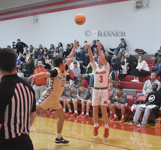 Huntingdon Sweeps McKenzie