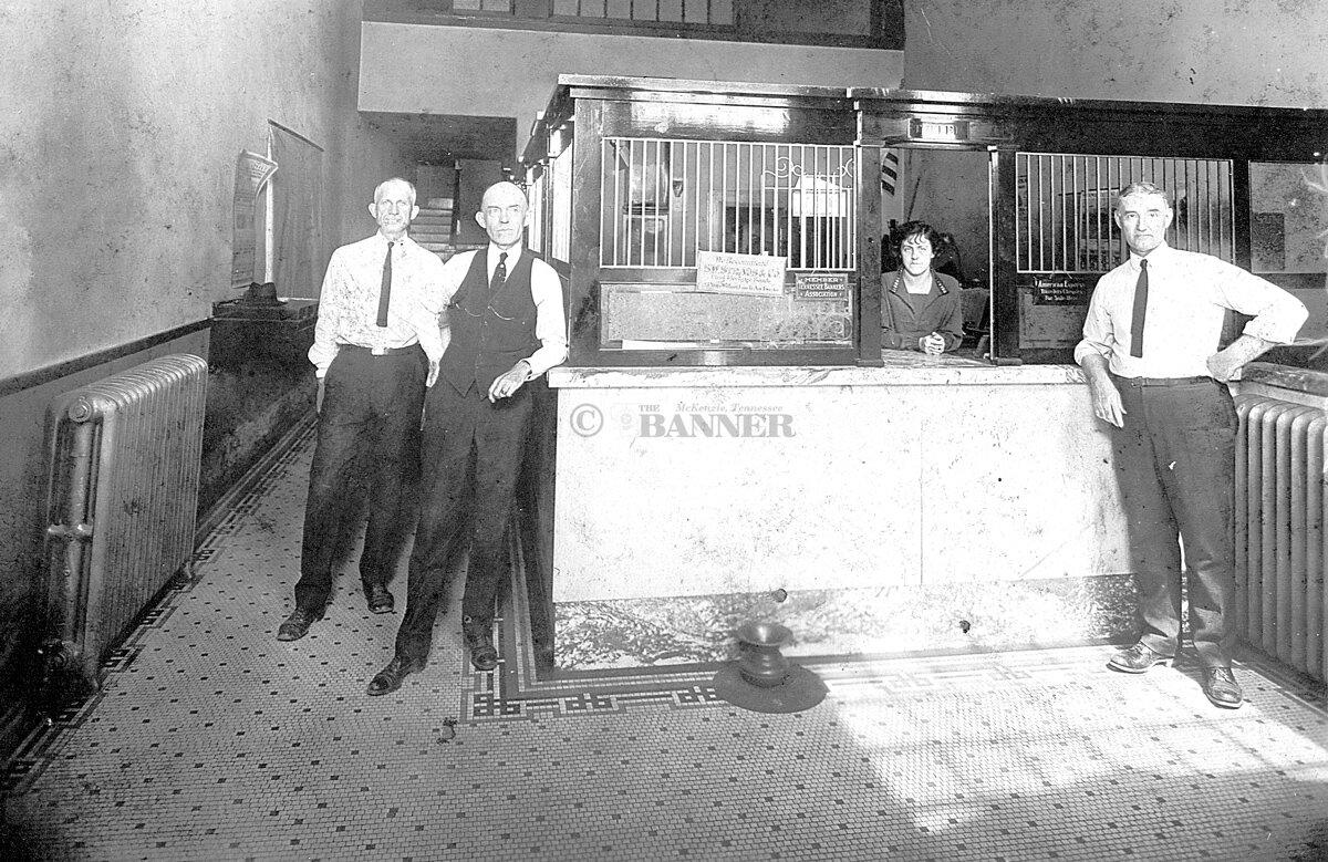 20250210-142034-38c-web2-McKenzieBanking20s-gray2.jpg