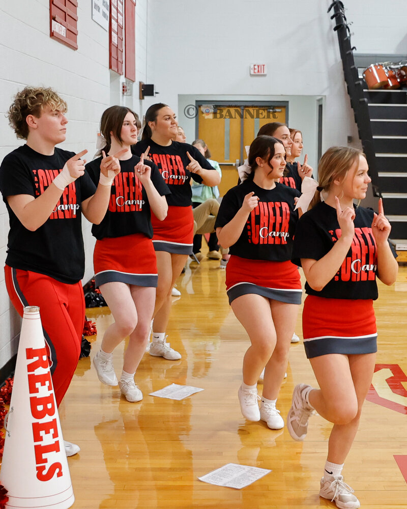 20250217-160455-7c5-web2-mhs_cheer_61A6702.jpg