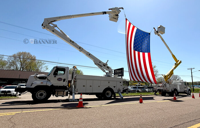 20250408-133524-7a5-web-electric-truck-flag-IMG_4136.jpg