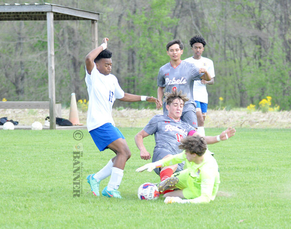 Rebels Edge Mustangs, 2-1