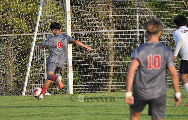 Rebels Win Thriller in Final Minute Over Union City