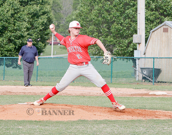 Rebels Cage Bulldogs
