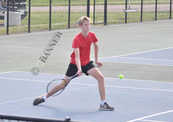20250430-121928-04b-web2-GFatMHS-tennis-Burke-DSC_0035.jpg