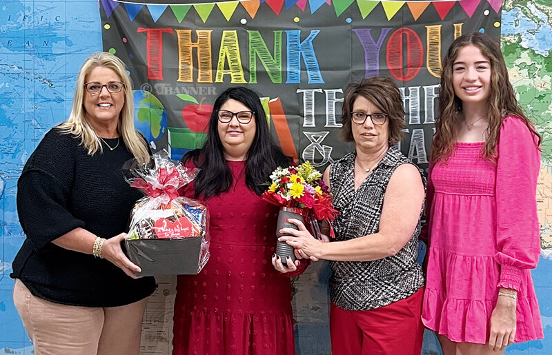 20250513-094916-c94-web2-chamber_teacher-award.jpg