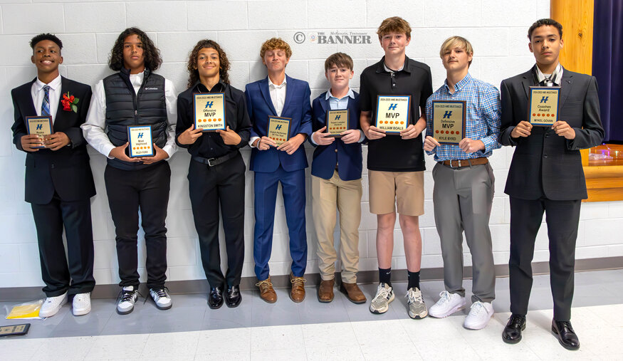 HMS Holds Spring Sports Banquet