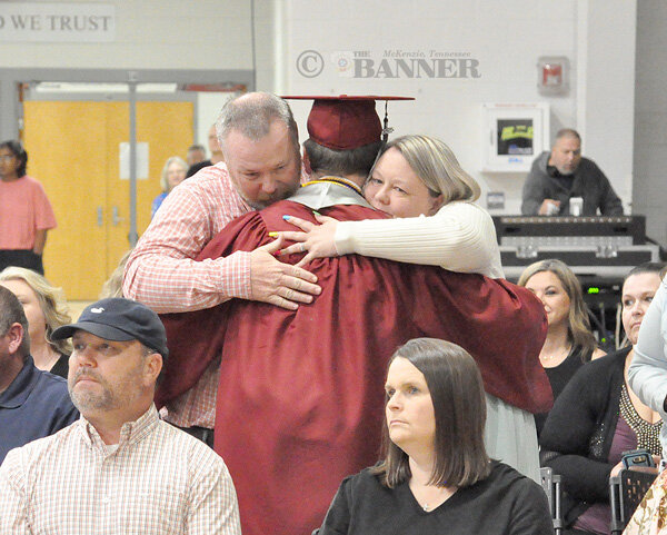 20250516-163626-20f-web2-WC-grad-Hudgins-rose-DSC_0276.jpg