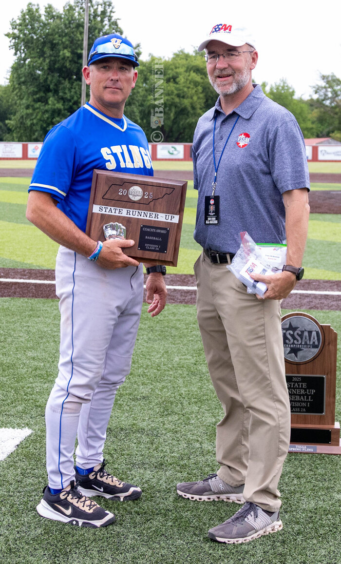 20250530-165105-e16-web2-HHS-LAKE-Coaches-Award---6K8A8132.jpg