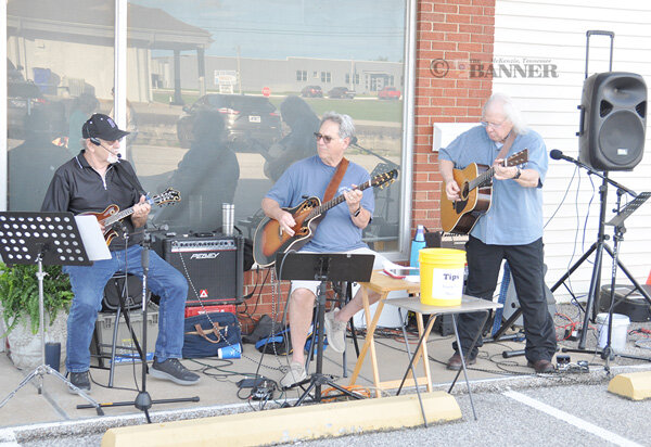 McKenzie Senior Citizens Center Hosts Shrimp Boil, Block Party