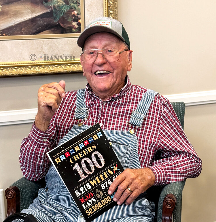 Wayford Washburn, Sr. Honored by Bank of Gleason on 100th Birthday