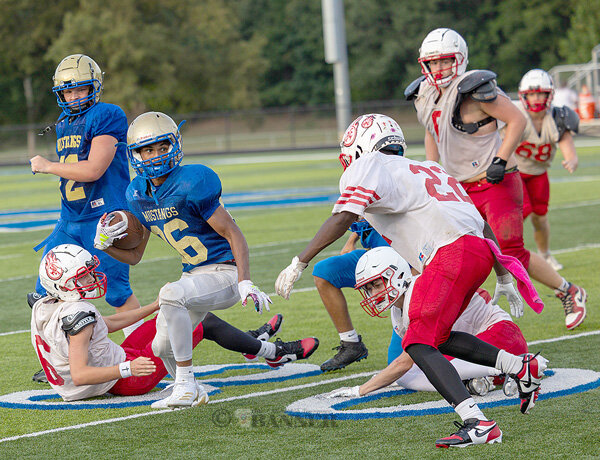 20250812-104545-4e6-web2-HHS-scrimmage-Carter-6K8A9257.jpg
