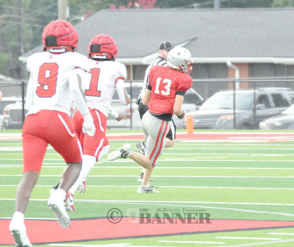 Rebels, Tigers Evenly Matched in Scrimmage