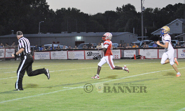 Mustangs Top Rebels in Season Opener, 41-21