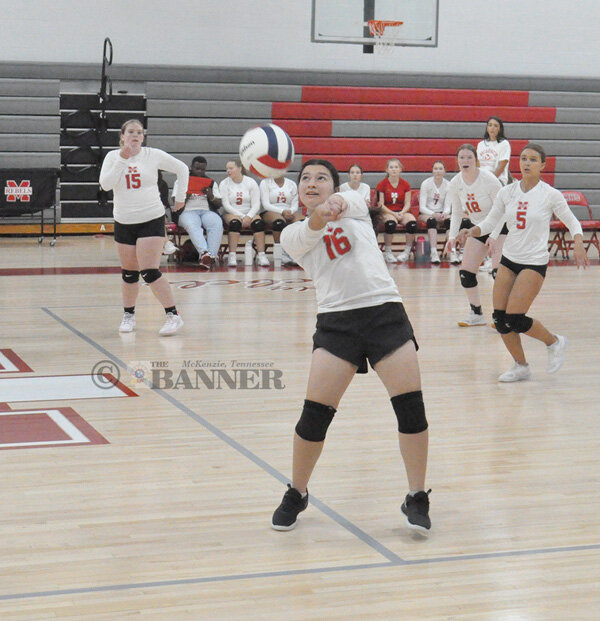 20250901-123108-577-web2-CBurgatMHS-volley-Townsend-DSC_0032.jpg