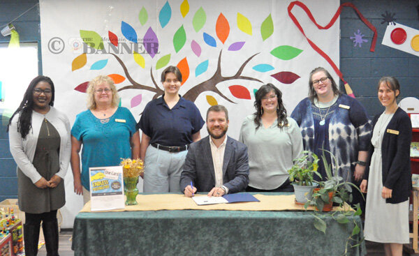 Mayor Butler Proclaims September 'Library Card Sign-Up Month'