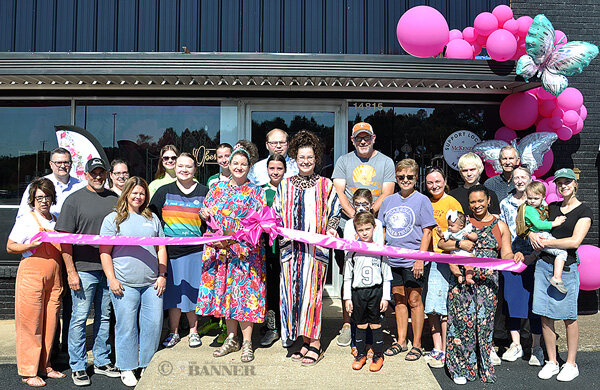Petals Azola Hosts Grand Reopening at New Location