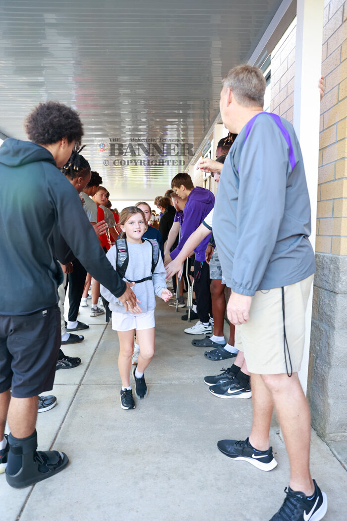 20251007-104419-ff8-web2-walk-to-school-mes-girl2_61A3706.jpg