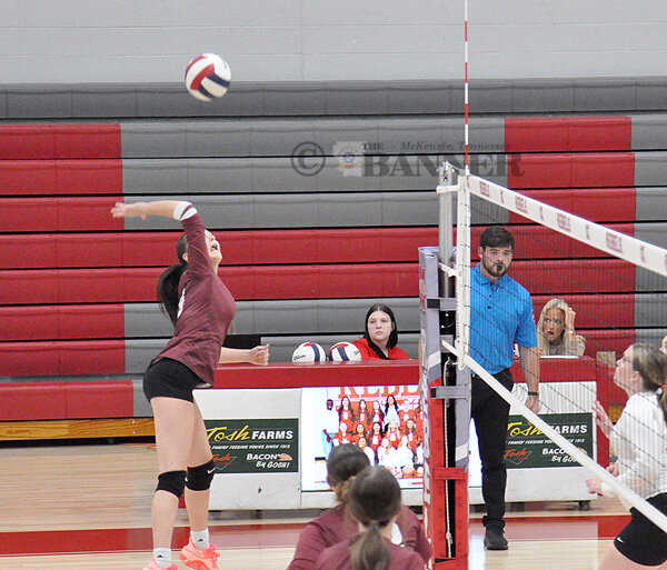 20251010-112125-95d-web2-WCatMHS-volley-APinson-DSC_0028.jpg