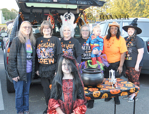 20251022-164605-14a-web2-WC-Boo-lunch-ladies-DSC_0015.jpg