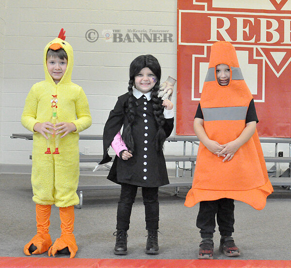 20251028-122949-b45-web2-MES-FallFest-costume-Kinder-DSC_0241.jpg
