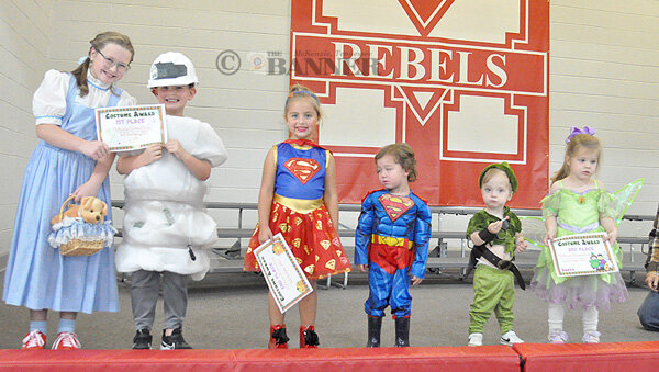 20251028-122948-b57-web2-MES-FallFest-costume-Groups-DSC_0266.jpg