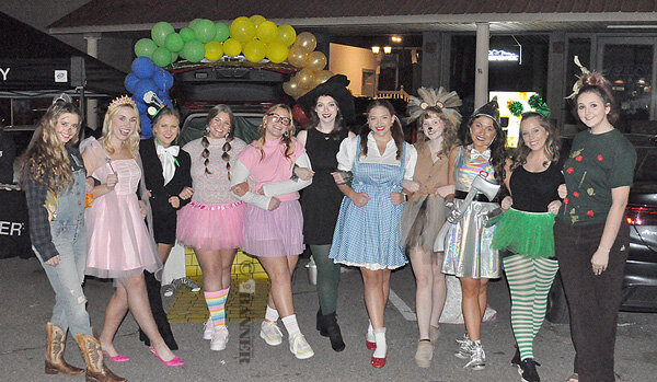 20251028-124208-b8c-web2-McK-Boo-trunk-WizardofOz-DSC_0055.jpg