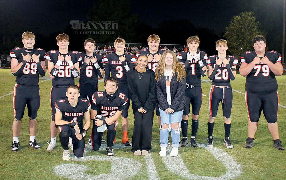 Gleason Football Players, Managers Recognized
