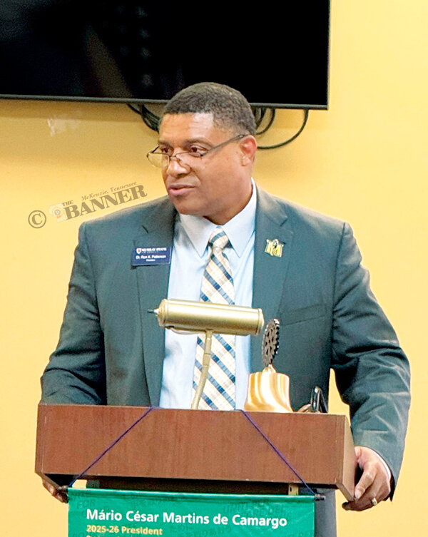 Murray State President Addresses Rotarians