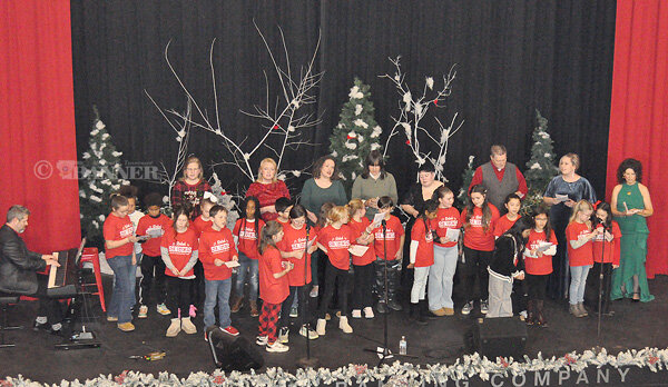 Carroll Arts’ ‘A Mistletoe Christmas’ Kicks Off McKenzie Events