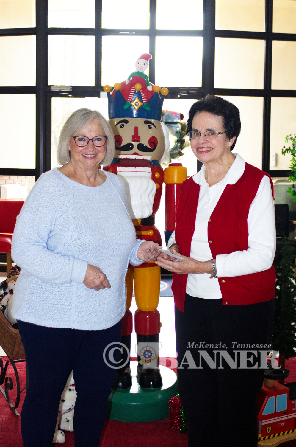 McKenzie Garden Club Makes Donation to Gordon Browning Museum