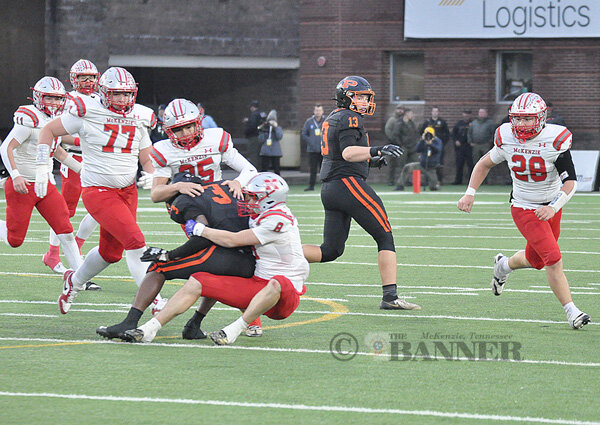 20251216-130013-05c-web2-MHS-FB-state-Johnsey-tackle-DSC_0207.jpg