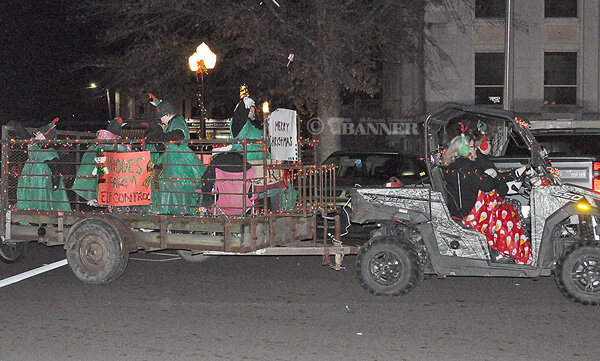 20251216-132053-c51-web2-Hdon-parade-RhodesFarm-DSC_0075.jpg