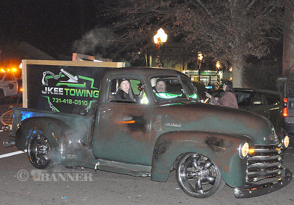 20251216-132050-f05-web2-Hdon-parade-JKeeTowing-DSC_0170.jpg