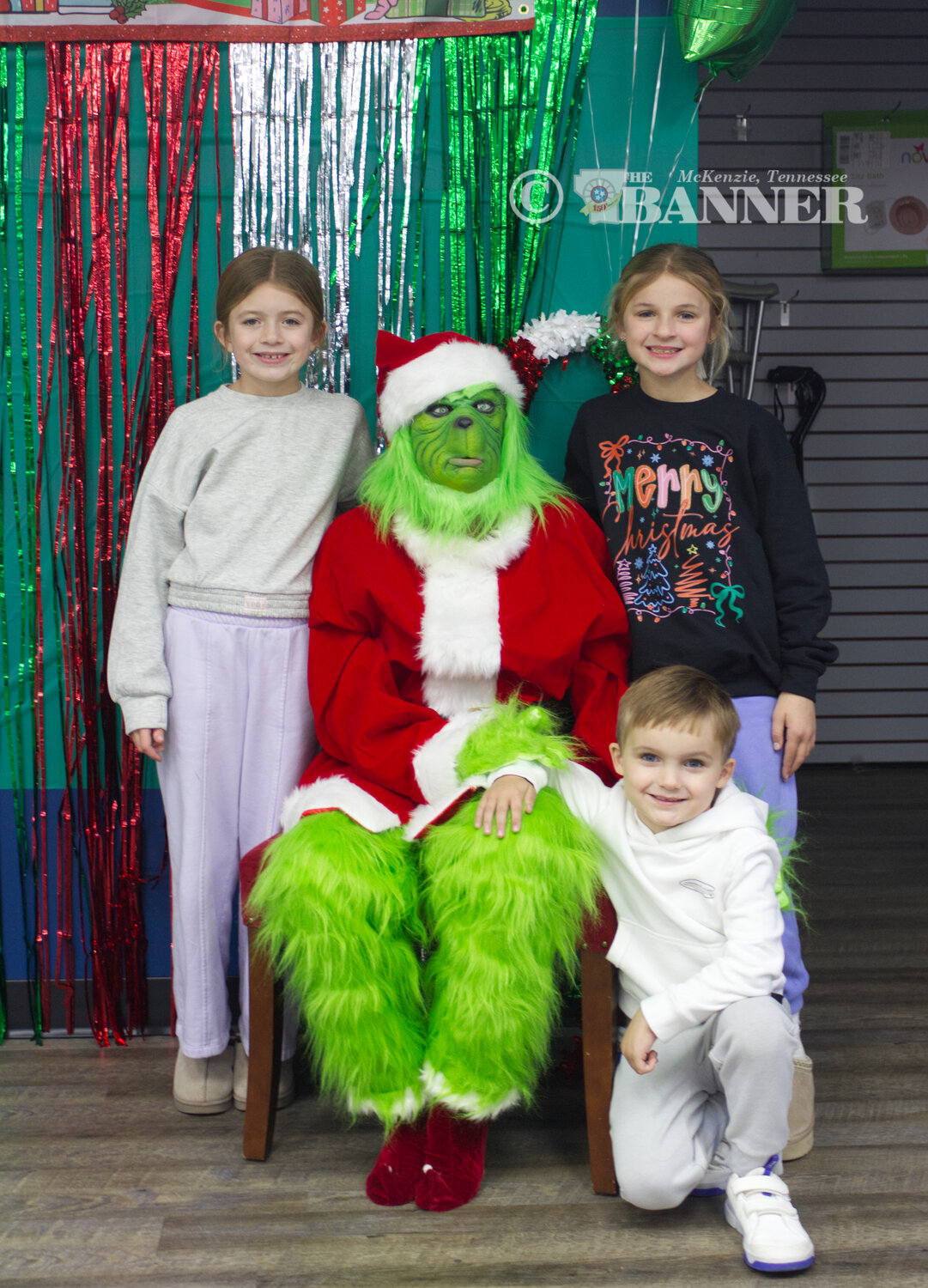 20251216-132142-999-web2-Holiday-Stroll-Grinch-IMG_6205.jpg