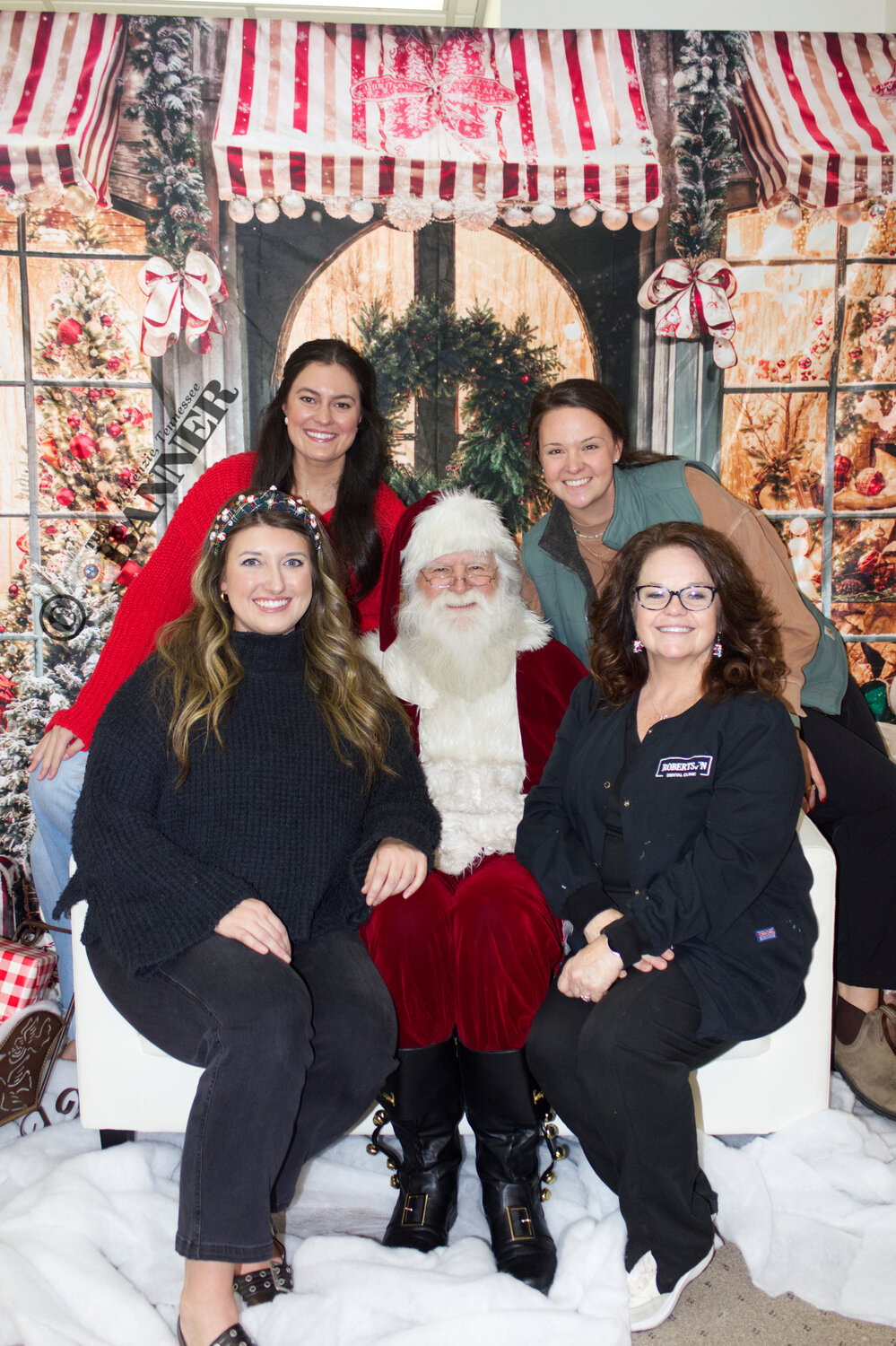 20251216-132200-470-web2-Holiday-Stroll-Santa-IMG_6216.jpg