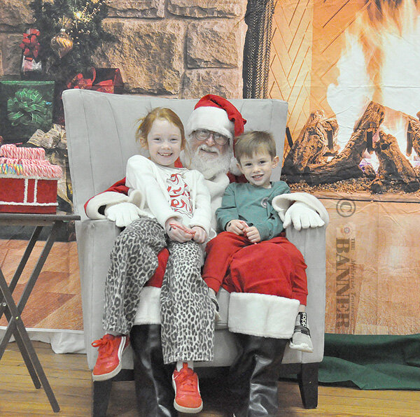 20251216-132047-038-web2-Hdon-Bfast-Sants-McQuesten-DSC_0163.jpg