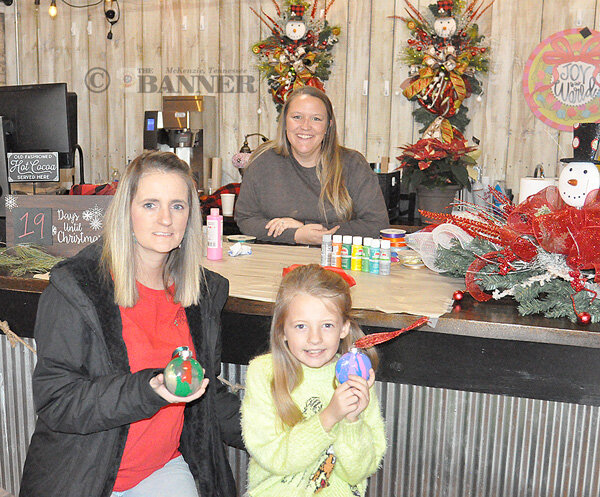 20251216-132025-962-web2-CityFlorist-ornaments-DSC_0254.jpg