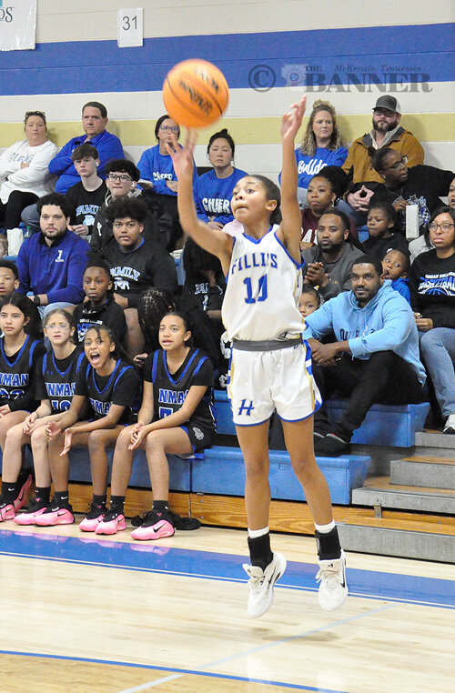 Fillies, Bulldogs Split Wins