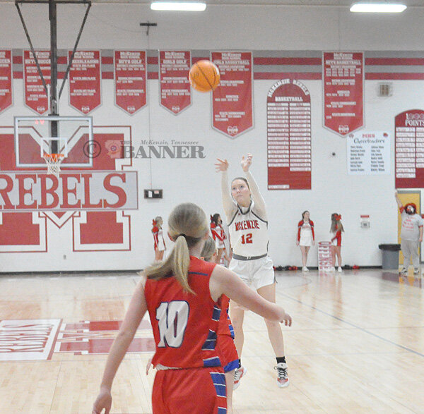 Lady Rebels, Rockets Claim District Wins