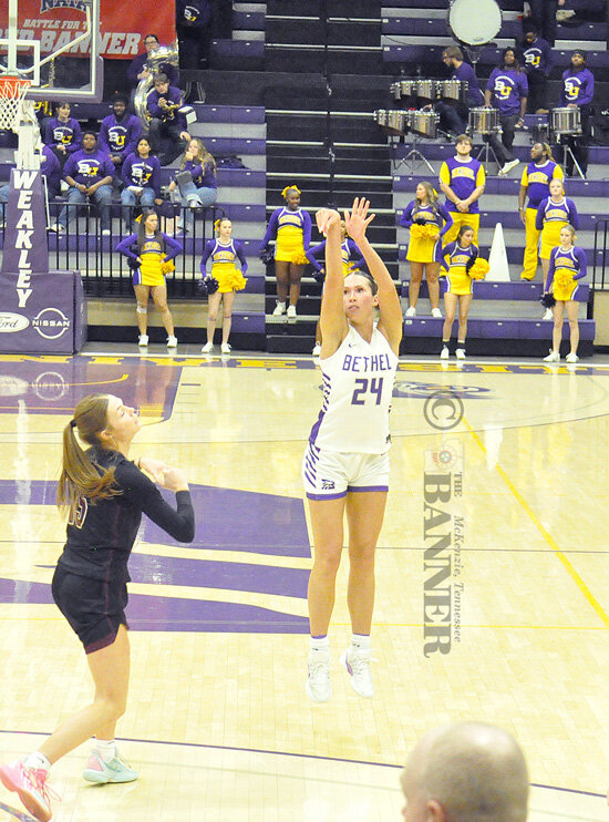 Lady Wildcats Defeat Cumberland, Wildcats Fall