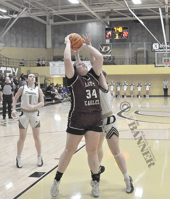 Lady War Eagles Fall to Dresden, End Season
