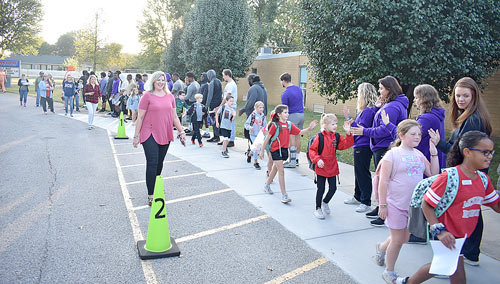 McKenzie Schools to Host ‘Walk To School Day’